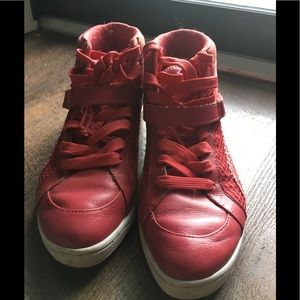 Preowned Leather Red Women’s Pumas